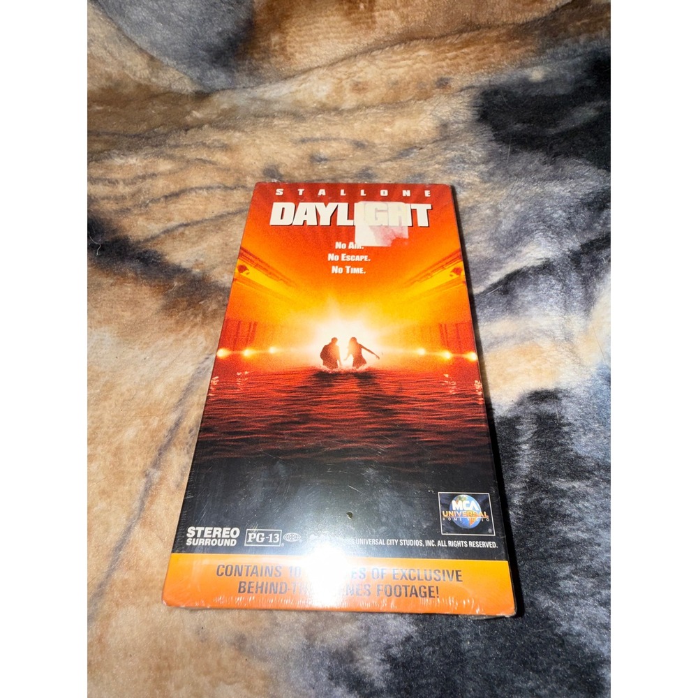Daylight VHS Sylvester Stallone MCA Universal 1996 Action‎ Movie Sealed Vintage